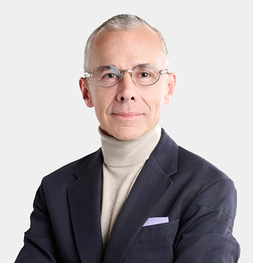 A photo of Dr. Luis Cifuentes, the Director of Research and Development at Wonderfeel